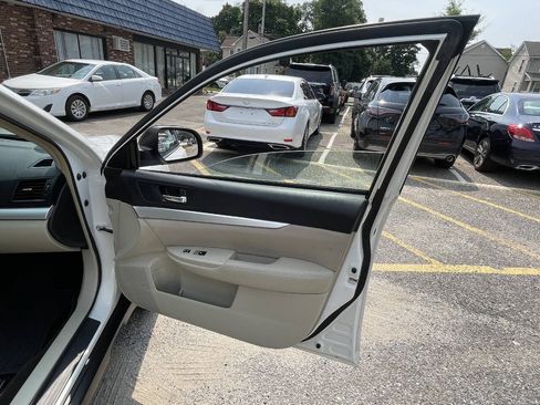 Used 2013 Subaru Outback 2.5i AWD/4WD image 21