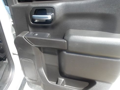 Used 2020 Chevrolet Silverado 1500 Custom w/ Custom Value Package RWD image 7