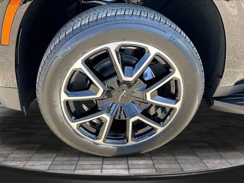 New 2026 Chevrolet Suburban RST w/ Advanced Technology Package AWD/4WD image 13