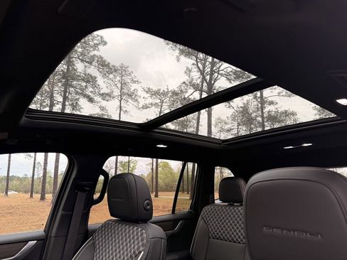 New 2026 GMC Acadia Denali w/ Super Cruise Package FWD image 27