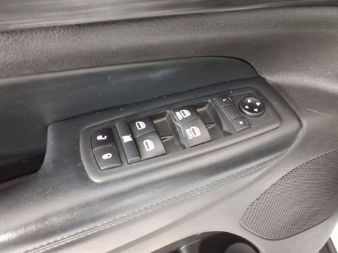 Used 2020 Jeep Grand Cherokee Laredo AWD/4WD image 14