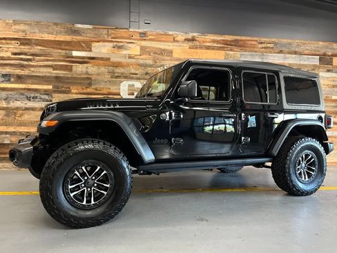 Used 2025 Jeep Wrangler Unlimited Sport AWD/4WD image 16