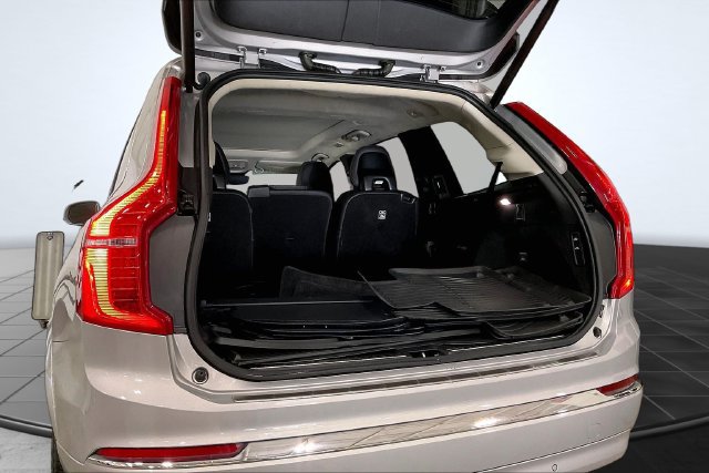 Certified 2024 Volvo XC90 T8 Ultimate w/ Lounge Package AWD/4WD image 7