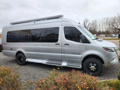 Used 2021 Mercedes-Benz Sprinter 3500 image 2