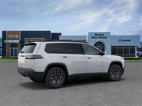 New 2026 Jeep Cherokee Laredo image 4