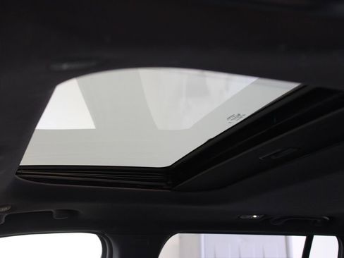 Used 2024 Jeep Grand Cherokee Altitude image 24