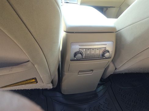 Used 2012 Toyota Highlander FWD w/ Tech Pkg image 8