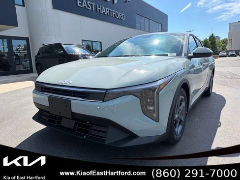 New 2026 Kia K4 FWD image 3