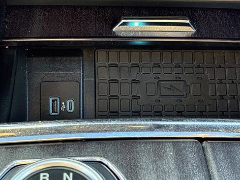 Certified 2022 Ford Expedition Platinum image 33