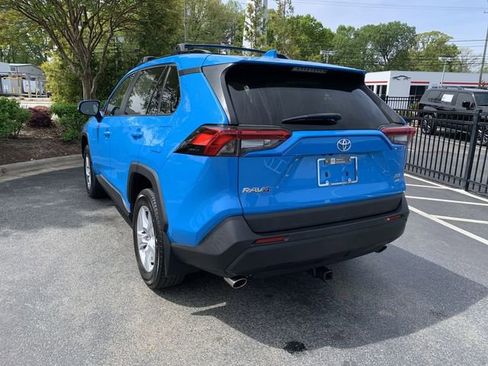 Used 2019 Toyota RAV4 XLE w/ Convenience Package image 6