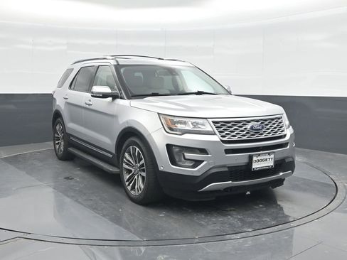 Used 2017 Ford Explorer Platinum AWD/4WD image 8
