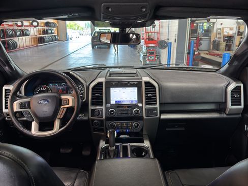 Used 2020 Ford F150 Lariat w/ Equipment Group 502A Luxury AWD/4WD image 13