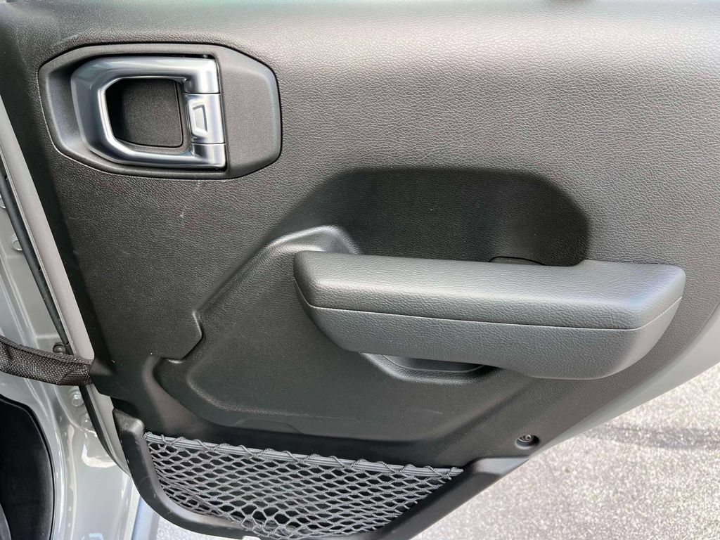 Used 2022 Jeep Gladiator Sport AWD/4WD image 18