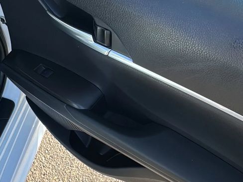 Used 2021 Toyota Camry SE FWD image 19