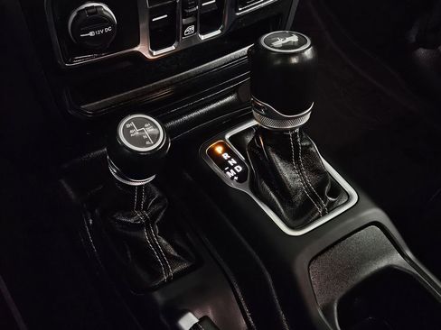 Used 2023 Jeep Wrangler Unlimited Sahara w/ Cold Weather Group image 21