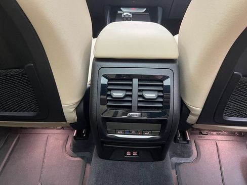 Used 2023 BMW X3 xDrive30i w/ Premium Package w/ZPA AWD/4WD image 9