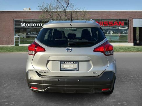 Used 2020 Nissan Kicks SV image 3