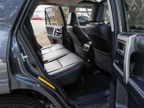 Used 2022 Toyota 4Runner SR5 Premium w/ Moonroof Package RWD image 40