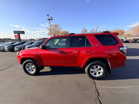 Used 2019 Toyota 4Runner SR5 image 7