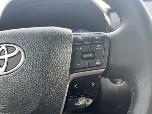 Used 2026 Toyota Camry XLE FWD image 15