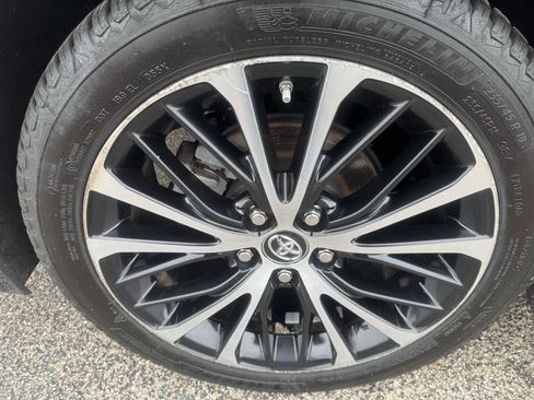 Used 2018 Toyota Camry SE FWD image 46