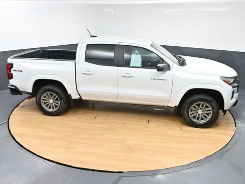 Used 2024 Chevrolet Colorado LT w/ LT Convenience Package AWD/4WD image 48