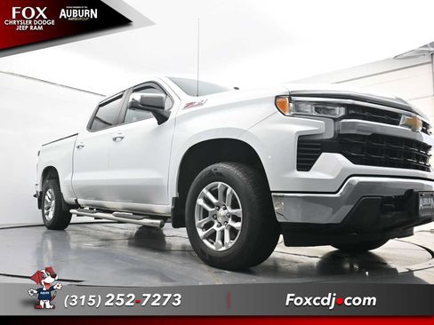Used 2023 Chevrolet Silverado 1500 LT w/ Z71 Off-Road Package AWD/4WD image 20
