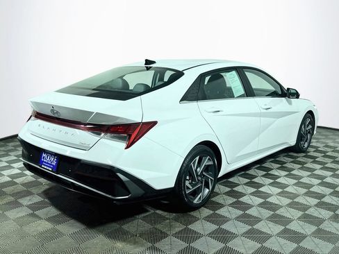 Used 2024 Hyundai Elantra Limited FWD image 7