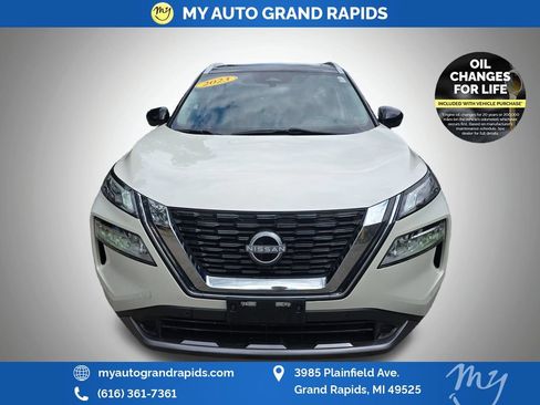 Used 2023 Nissan Rogue SL AWD/4WD image 2