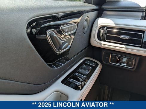 Used 2025 Lincoln Aviator AWD w/ Equipment Group 101A image 27