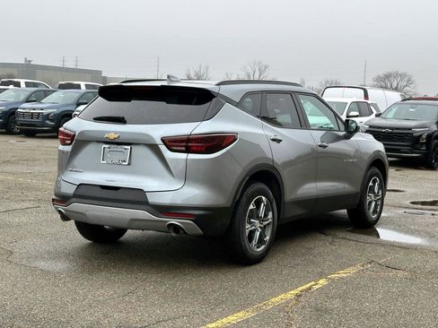 Certified 2025 Chevrolet Blazer LT w/ Convenience Package image 5