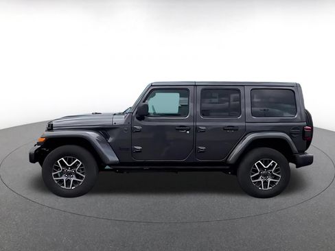 Used 2025 Jeep Wrangler Unlimited Sahara AWD/4WD image 3