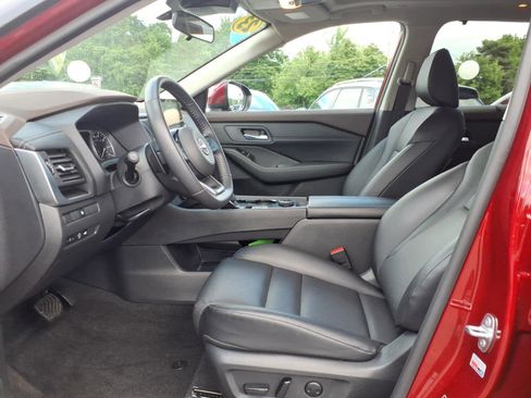 Used 2023 Nissan Rogue SV w/ SV Premium B Package AWD/4WD image 11