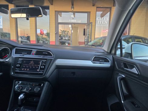 Used 2018 Volkswagen Tiguan S image 52