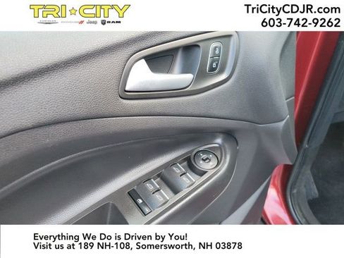 Used 2019 Ford Escape SE image 16