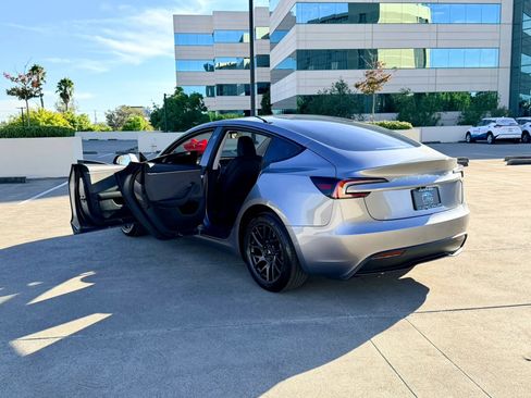 Used 2025 Tesla Model 3 RWD image 29