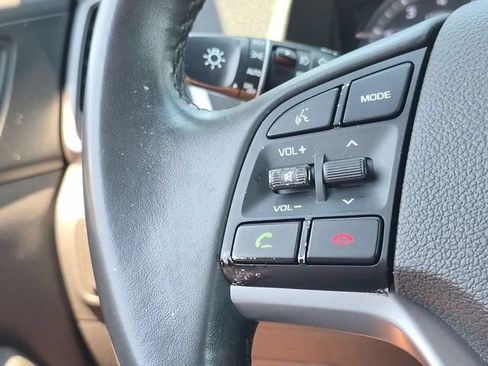 Used 2018 Hyundai Tucson Sport FWD image 16