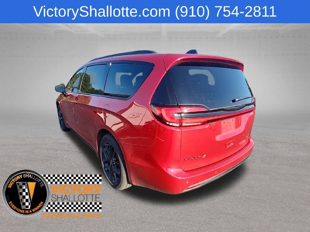 Used 2025 Chrysler Pacifica Limited FWD image 29