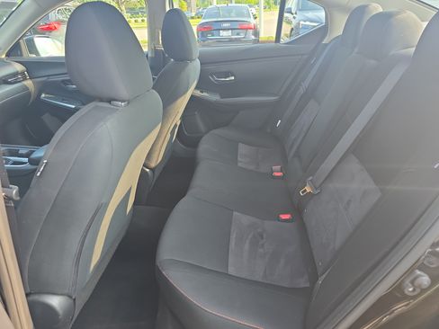 Used 2025 Nissan Sentra SR FWD image 13