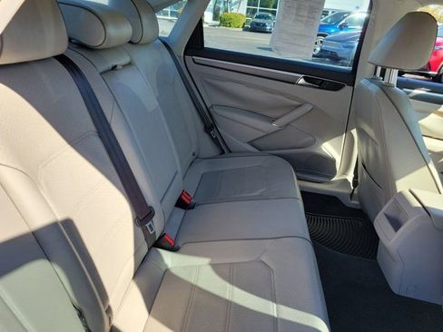 Used 2017 Volkswagen Passat 1.8T R-Line image 10