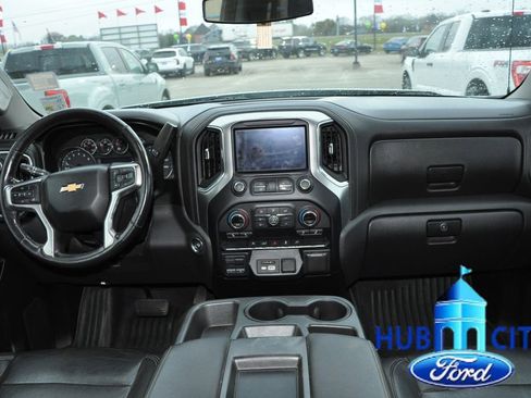 Used 2020 Chevrolet Silverado 1500 LT w/ Texas Edition image 18
