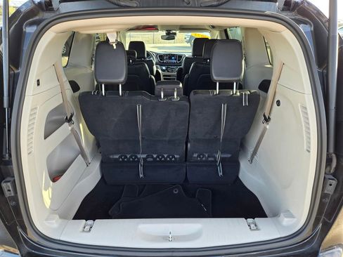 Used 2022 Chrysler Pacifica Touring-L FWD image 24