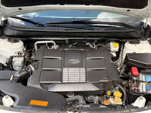 Used 2019 Subaru Outback 3.6R Touring AWD/4WD image 15