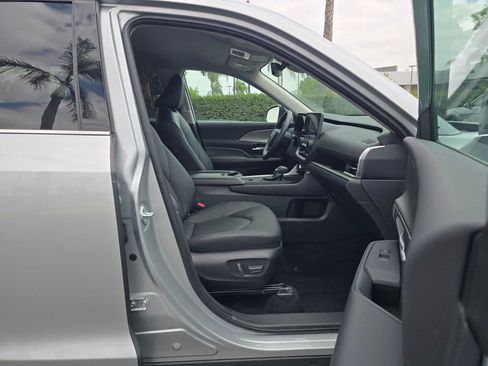 Certified 2026 Toyota Grand Highlander FWD image 10
