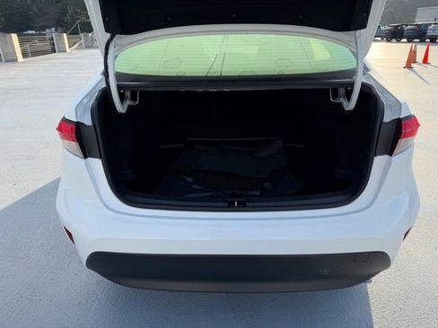 Used 2025 Toyota Corolla LE w/ LE Premium Package image 9