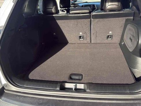 Used 2022 Jeep Cherokee Latitude w/ Sun & Sound Group image 32