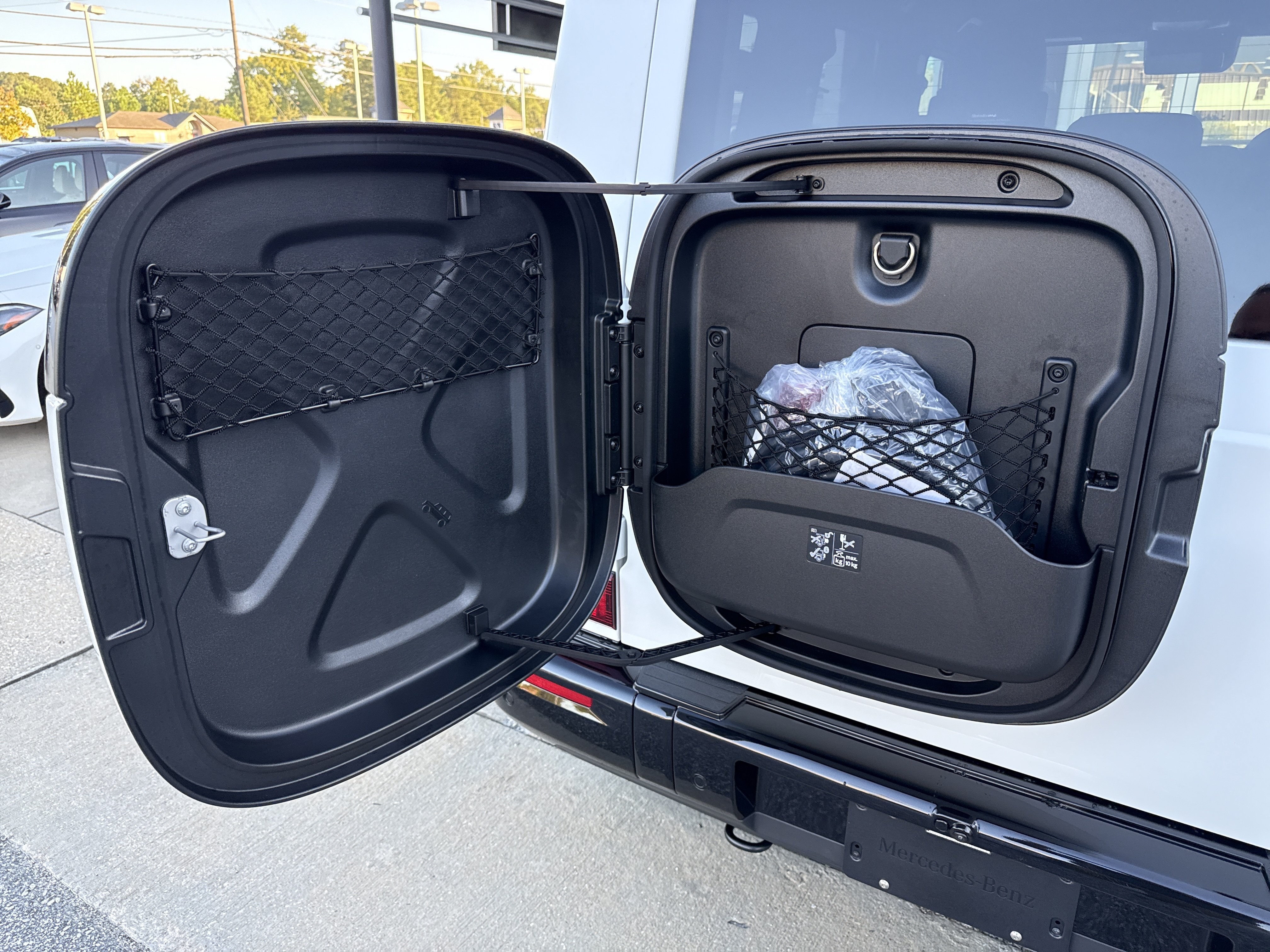 New 2027 Mercedes-Benz G 580 e image 14
