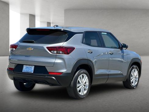 Used 2023 Chevrolet TrailBlazer LS FWD image 4
