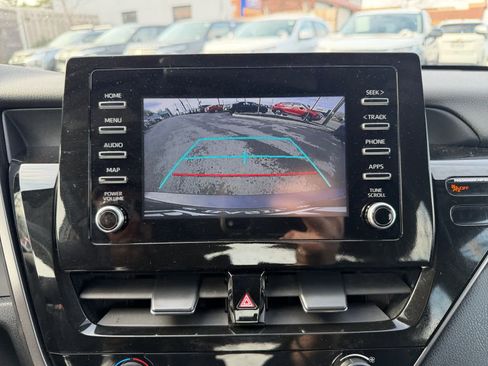 Used 2024 Toyota Camry SE image 23