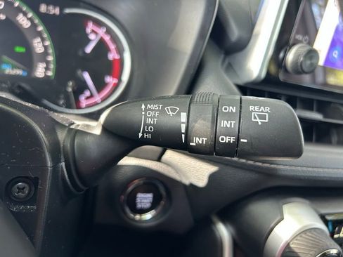 Used 2024 Toyota RAV4 XLE FWD image 21